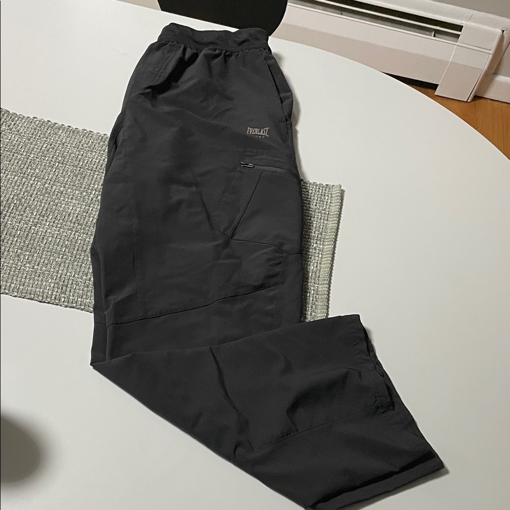 Everlast sport light weight sweats size large. Good condition